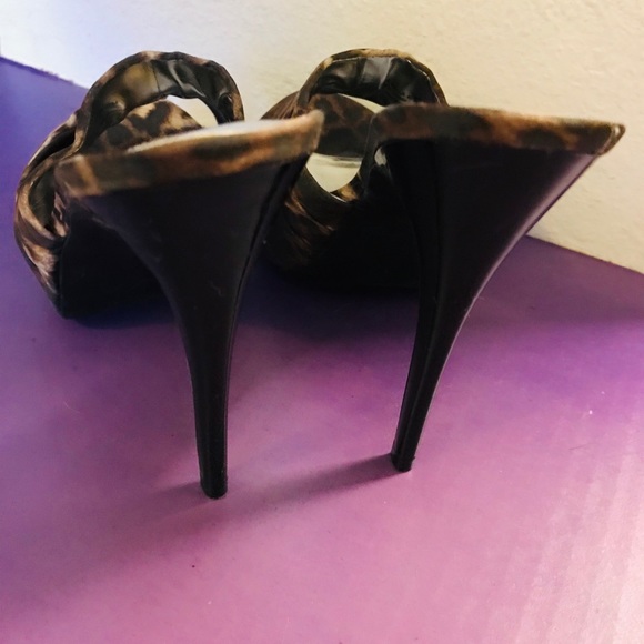 Heels - Picture 2 of 2
